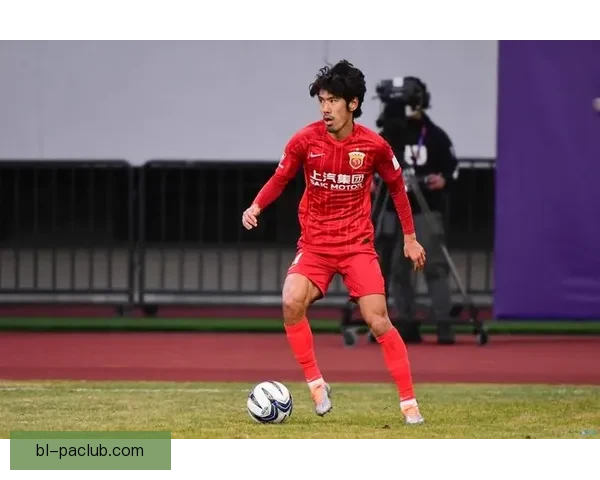 吕文君晒海港梯队训练视频寄语未来之星你们一定会越来越好加油足球青春